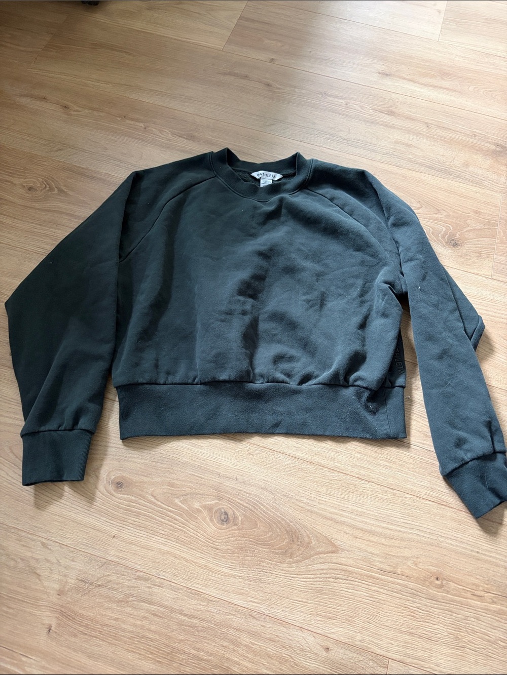 Woman’s athleta xs Crewneck cropped Sweatshirt - Classic Casual - forest green
